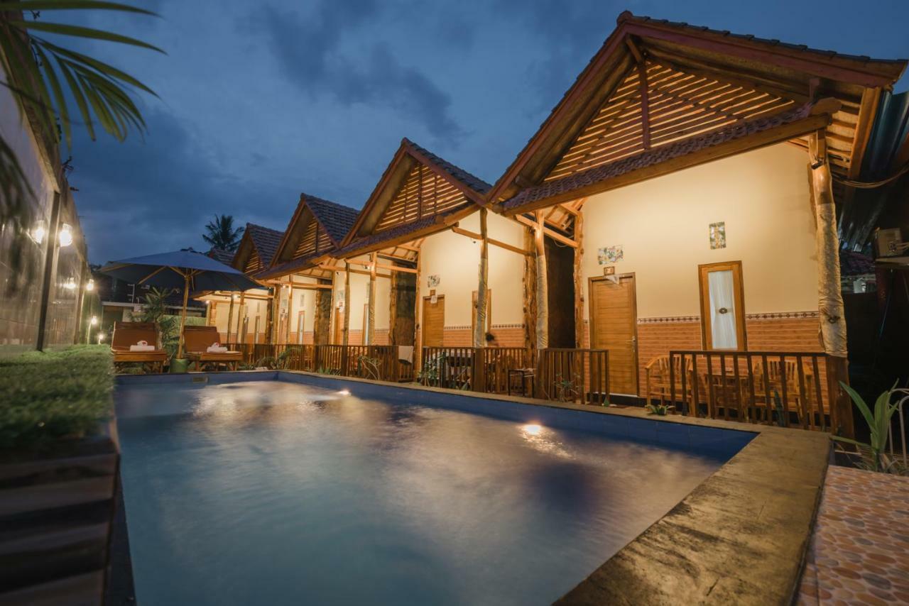 My Art Hostel Batununggul Exterior photo